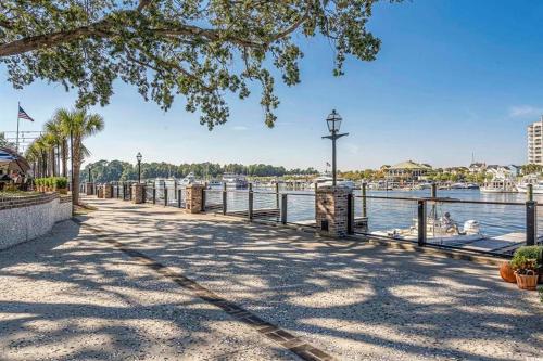 WB822 Barefoot Landing 2BR 2 Full Bath