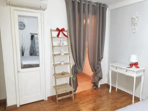 Apartment with one bedroom in Taranto with WiFi - image 2