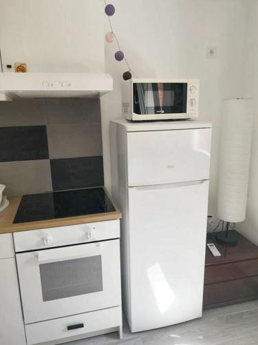 ห้องครัว, Cosy Apartment in Villaviciosa de Odón with Shared Pool (Cosy Apartment in Villaviciosa de Odon with Shared Pool) in วิลลาวิซิโอซาเดโอดอน