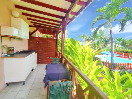 Maison intime à Plessis Nogent avec piscine partagée - Location saisonnière - Sainte-Rose