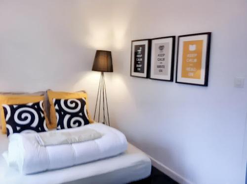 مدخل, Appartement moderne à Granville - 55 m² - Vue sur mer (Appartement moderne a Granville - 55 m² - Vue sur mer) in Granville City Center