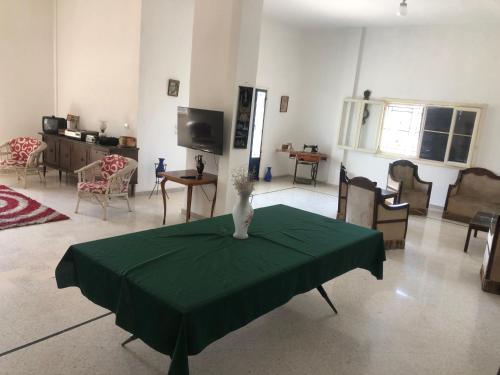 Instalações, Roots55lb villa in jadra chouf in Jiyeh