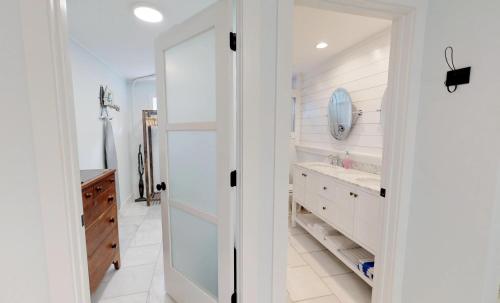 Four-Bedroom House image 10