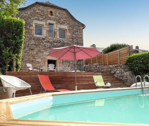 Maison de caractère à Pierrefiche avec piscine privée gîte à louer Pierrefiche
