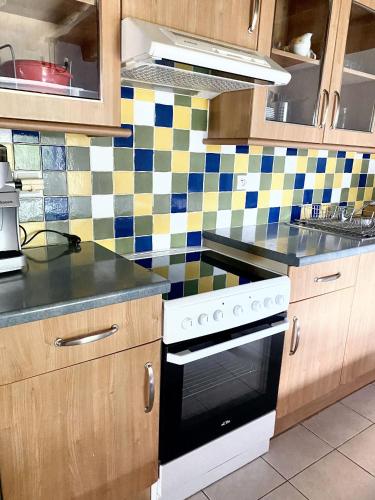 Konyha, Villa spacieuse à Prailles-La Couarde avec piscine privée 100 m² ! (Villa spacieuse a Prailles-La Couarde avec piscine privee 100 m² !) in La Couarde