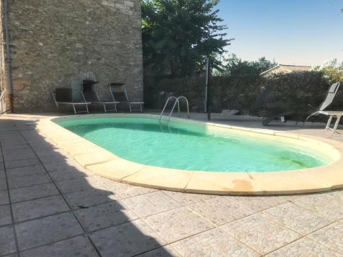 Villa familiale spacieuse à Salazac avec piscine privée 200 m². gîte à louer Salazac