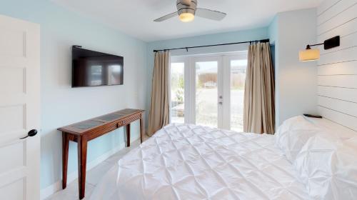 Two-Bedroom House image 10