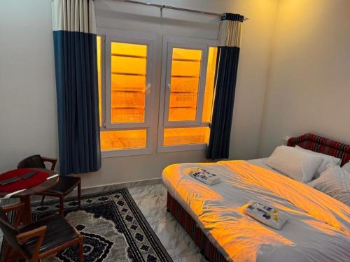 Jabal Shams bayt kawakib - Tap to explore photos