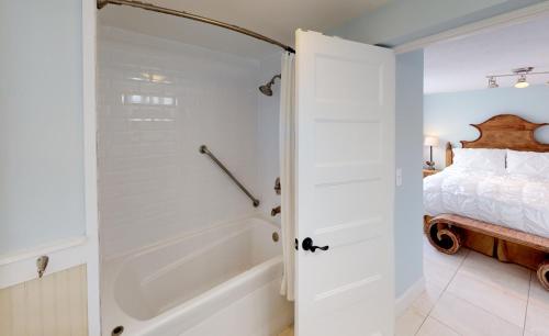 Two-Bedroom House image 10
