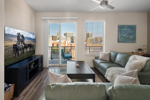 Convention Ctr - Stylish 2BD,2BA with Pool,Gym and Hot tub, Salt Lake City (photo 9)