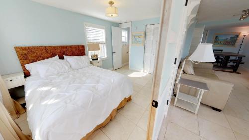 One-Bedroom House image 10