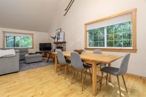Alpine Drift | Hot Tub, Pet Friendly, Wifi in Packwood (WA)