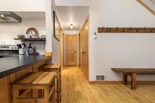 Alpine Drift | Hot Tub, Pet Friendly, Wifi in Packwood (WA)