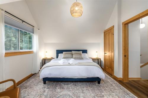 Alpine Drift | Hot Tub, Pet Friendly, Wifi in Packwood (WA)