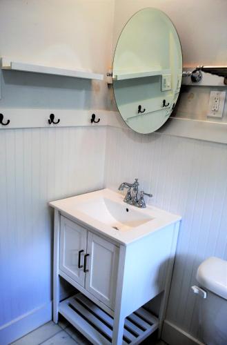 Three-Bedroom House image 10