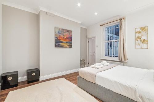 Stunning 2bed 2bath apt in Earls Court sleeps SIX - image 14