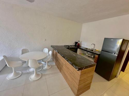 Depto #20, a unos pasos de la playa Las Brisas, Manzanillo (Foto 4)