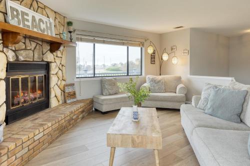 Mendel Manor by AvantStay Walk to Beach Large Deck Patio Mendel Manor by AvantStay Walk to Beach Large Deck Patio