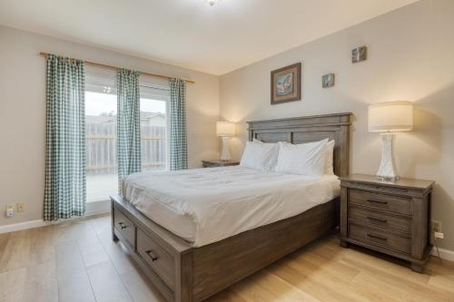 Mendel Manor by AvantStay Walk to Beach Large Deck Patio Mendel Manor by AvantStay Walk to Beach Large Deck Patio