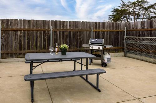 Mendel Manor by AvantStay Walk to Beach Large Deck Patio Mendel Manor by AvantStay Walk to Beach Large Deck Patio