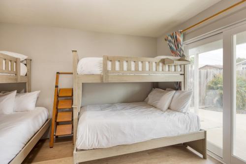 Mendel Manor by AvantStay Walk to Beach Large Deck Patio Mendel Manor by AvantStay Walk to Beach Large Deck Patio