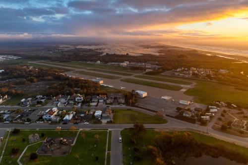Mendel Manor by AvantStay Walk to Beach Large Deck Patio Mendel Manor by AvantStay Walk to Beach Large Deck Patio