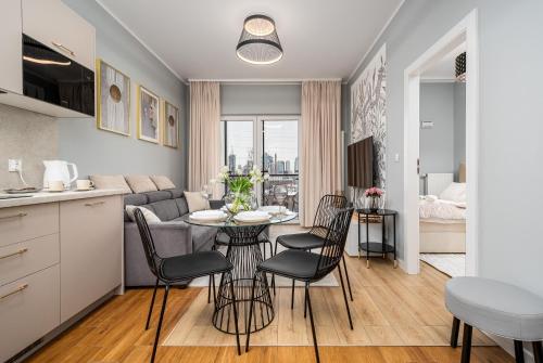 Prymasa Tysiąclecia 83A By PerfectApart 529 Free Parking, Варшава