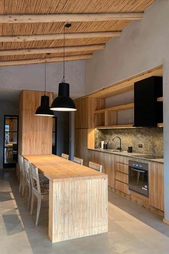 Casa B entre viñedos (Casa B entre vinedos) in San Martín (Mendoza)