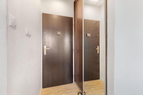 Apartment 20 minutes from City Center w Coffee, Tea, TV, and Parking, Bratislava (Foto 10)