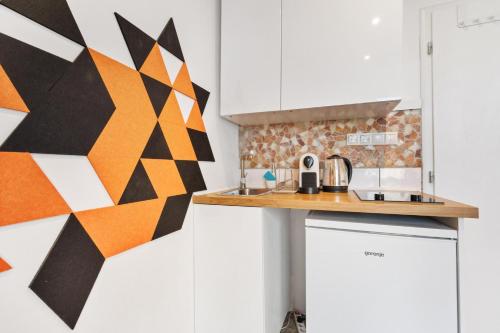Apartment 20 minutes from City Center w Coffee, Tea, TV, and Parking, Bratislava (Foto 8)
