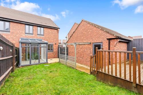 ทัศนียภาพภายนอกโรงแรม, 247 Serviced accommodation Telford-3Br Morden in ลอว์ลีย์
