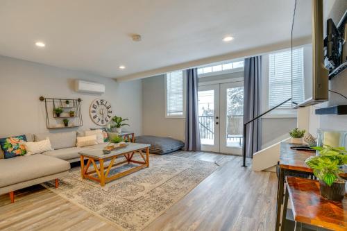 Grand Chelan Large Group Getaway Pool and Hot Tub