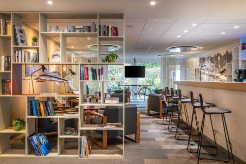 ผับ/เลาจน์, Kyriad Le Mans Est in เลอ ม็อง