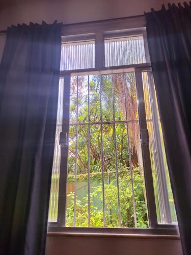 Quarto tranquilo e familiar no leblon - Quiet family room in leblon in レブロン