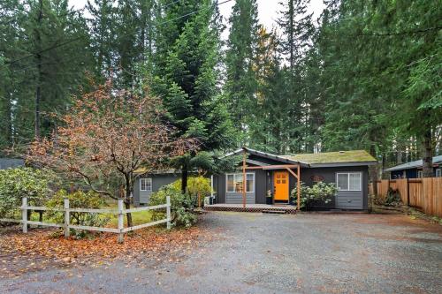 The Humble Abode | Wifi, AC, Fireplace in Packwood (WA)