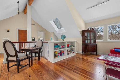 Cedar Gables & Carriage House