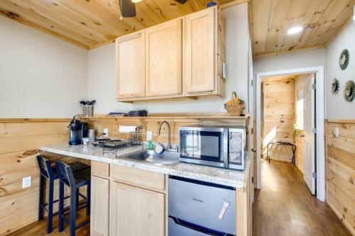 Newport Cabin in the Smokies Hike, Bike and More! in Newport, USA