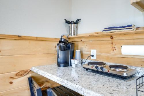 Newport Cabin in the Smokies Hike, Bike and More! in Newport, USA