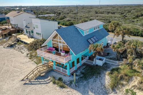 Oceanfront Serenity Under the Sea Tiki Bar and Grand Deck! - image 11