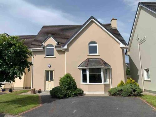 Beautiful 4 bedroom Luxurious house in Glanerought