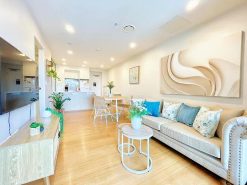 Refreshing Central 2 Bedrooms on Queen St Living, Auckland