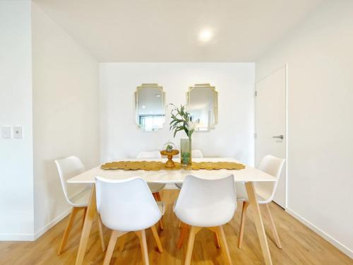 Unique Luxury Incredible SkyTower & Park View - Free Parking, Auckland (photo 9)