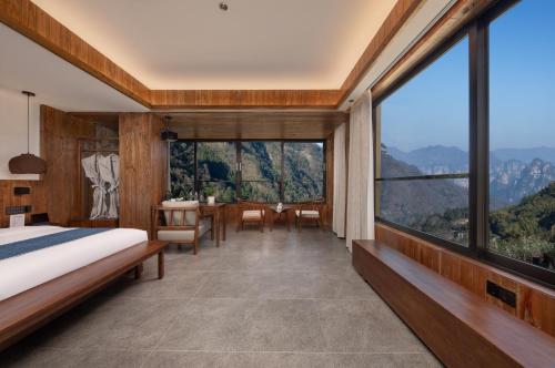 Deluxe Double Room with Bath image 10
