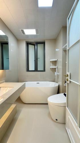 Eastern Hub - Bund Branch Quality Renovated Luxury 3Bedroom, Spacious Living Room Fully Equipped Haiyue Garden, Šanghaj (fotografie 7)