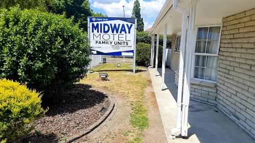 Midway Motel Rotorua- Thermal Mineral Pool - image 2
