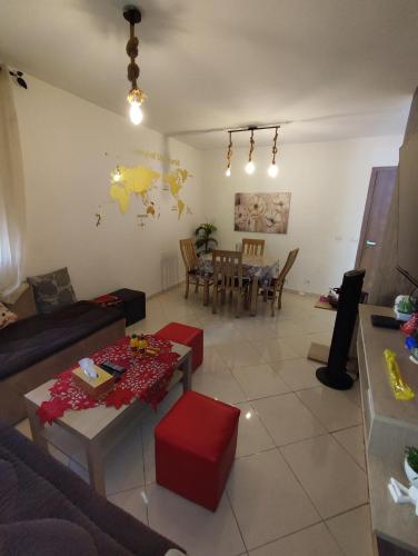 Spacious 2BR Ground-Floor Apartment Parking & Free Wi-Fi, Casablanca (Foto 4)