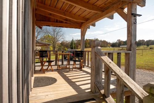 Cozy King Cabin Near Waterfalls & Center Hill Lake Cabin 3 in McMinnville (TN)