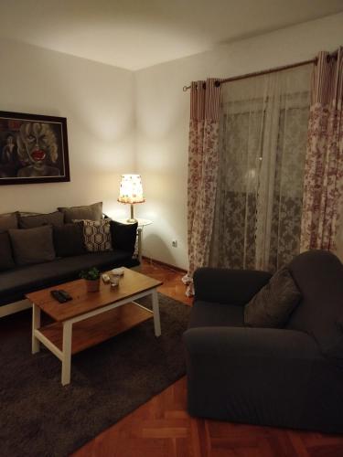 Gold Apartments - image 9