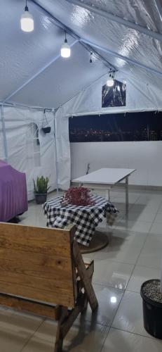 La Casa Blanca Departamento 1 piscina temperada