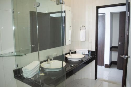 Bathroom, Puerto Azul Hotel in Puntarenas